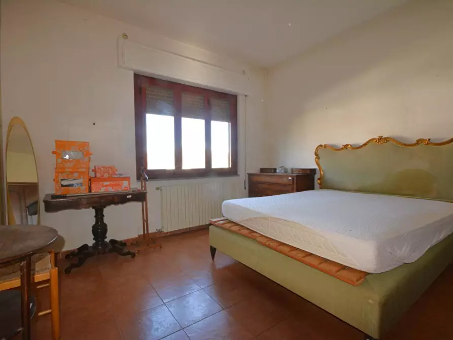 Immagine 15 di Villa in vendita  a Lucca