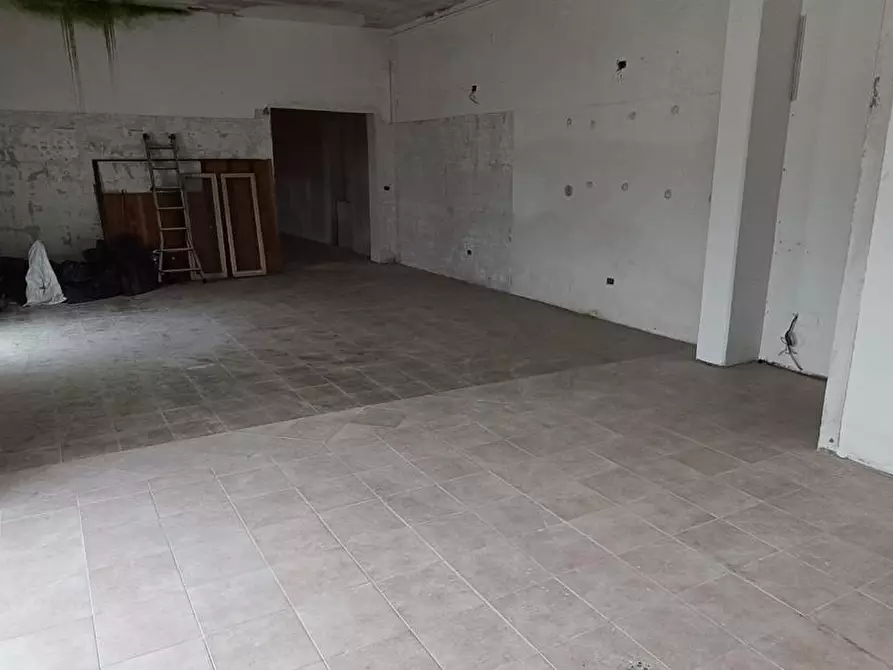 Immagine 5 di Capannone industriale in affitto  a Castelnuovo Magra