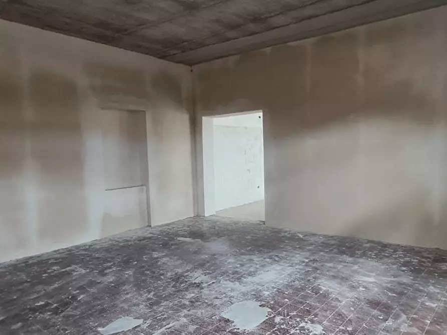 Immagine 4 di Capannone industriale in affitto  a Castelnuovo Magra