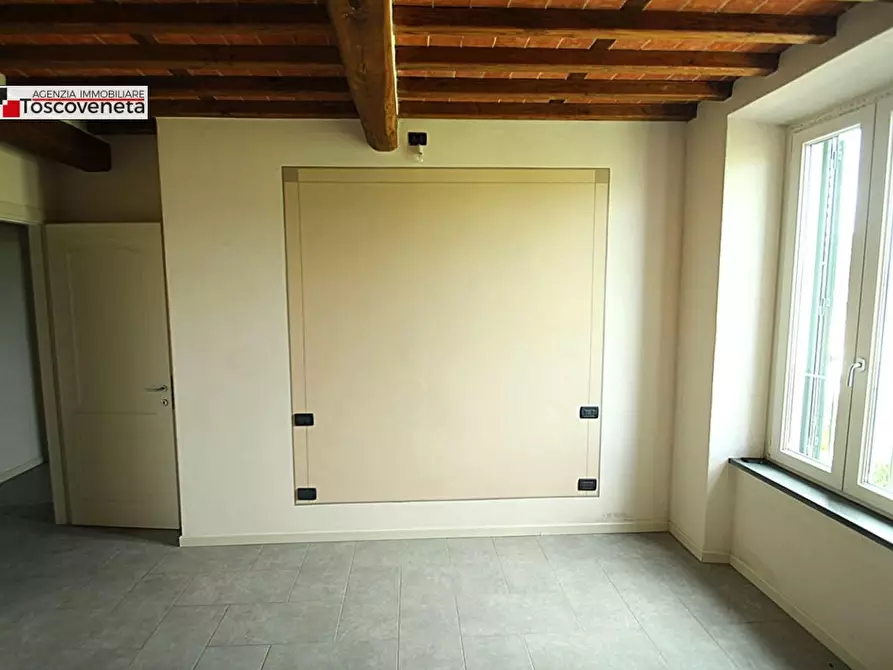 Immagine 10 di Appartamento in vendita  a Capannori