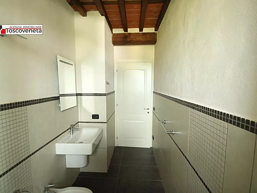 Immagine 14 di Appartamento in vendita  a Capannori