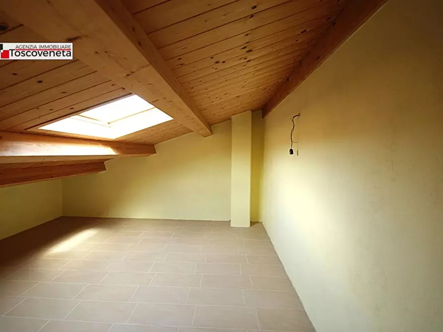 Immagine 25 di Appartamento in vendita  a Capannori