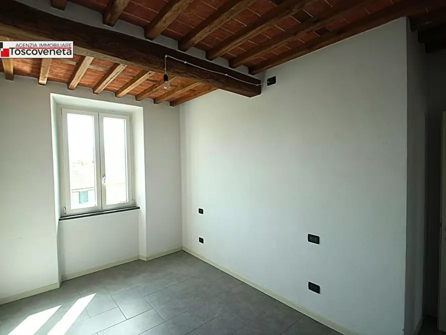 Immagine 16 di Appartamento in vendita  a Capannori