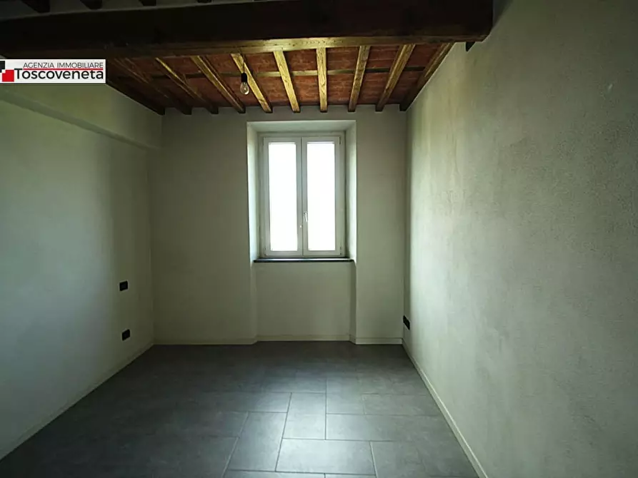 Immagine 21 di Appartamento in vendita  a Capannori