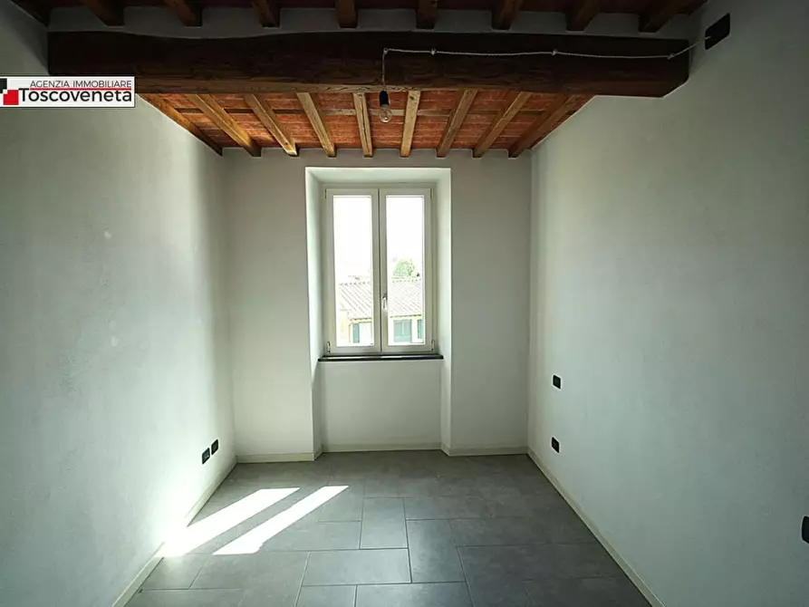 Immagine 15 di Appartamento in vendita  a Capannori