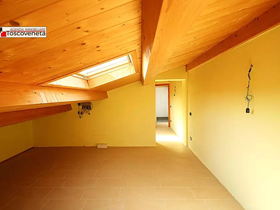 Immagine 27 di Appartamento in vendita  a Capannori