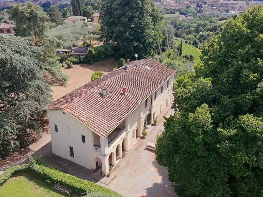 Immagine 32 di Villa in vendita  a Siena