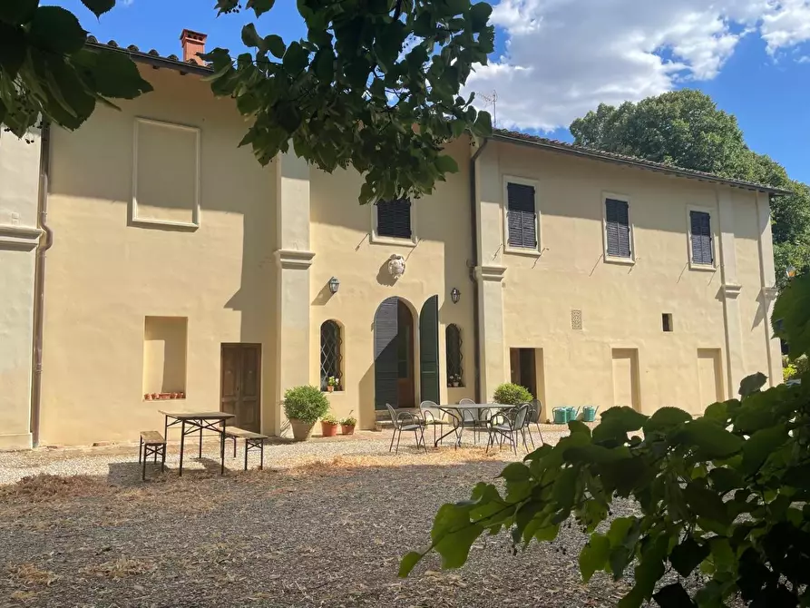 Immagine 21 di Villa in vendita  a Siena