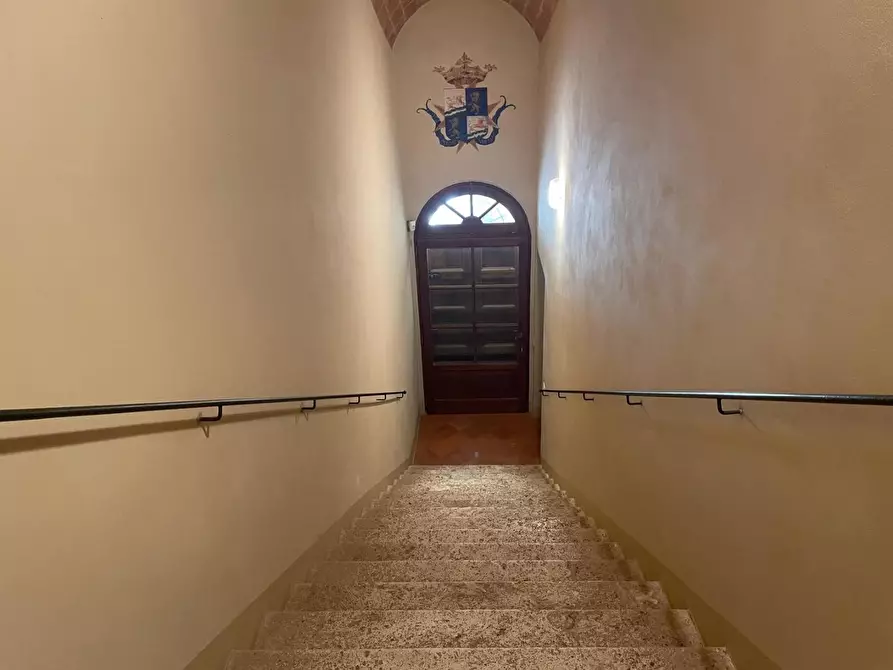 Immagine 19 di Villa in vendita  a Siena
