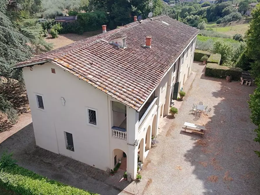 Immagine 14 di Villa in vendita  a Siena
