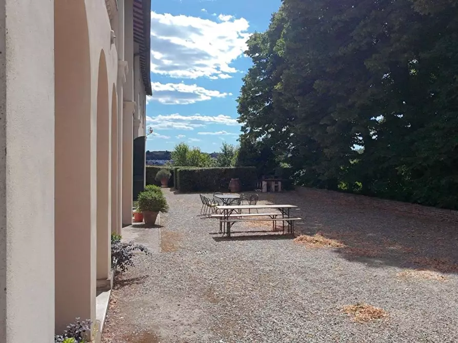 Immagine 35 di Villa in vendita  a Siena