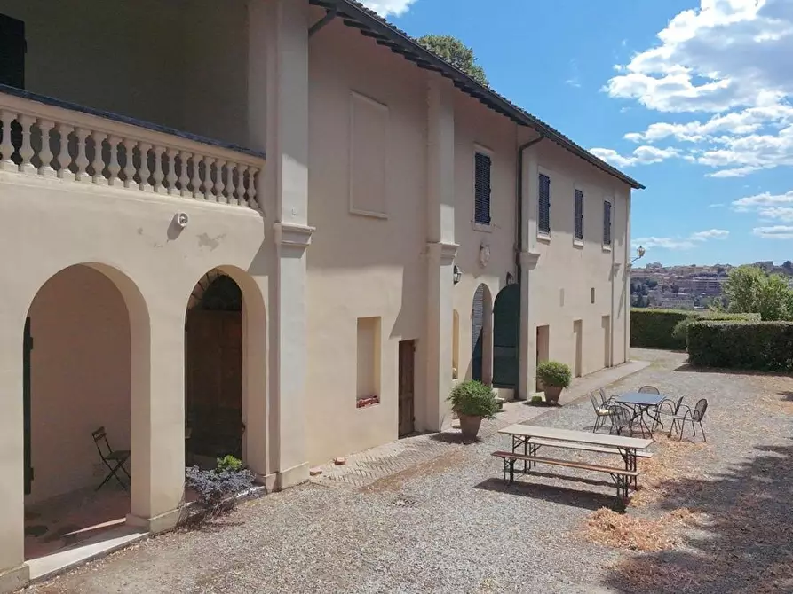 Immagine 31 di Villa in vendita  a Siena