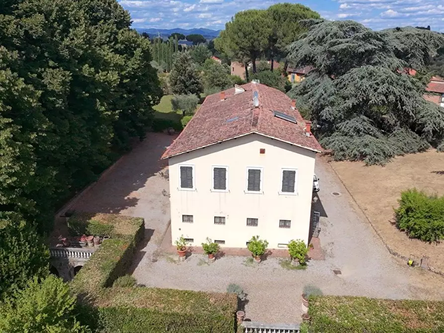 Immagine 3 di Villa in vendita  a Siena
