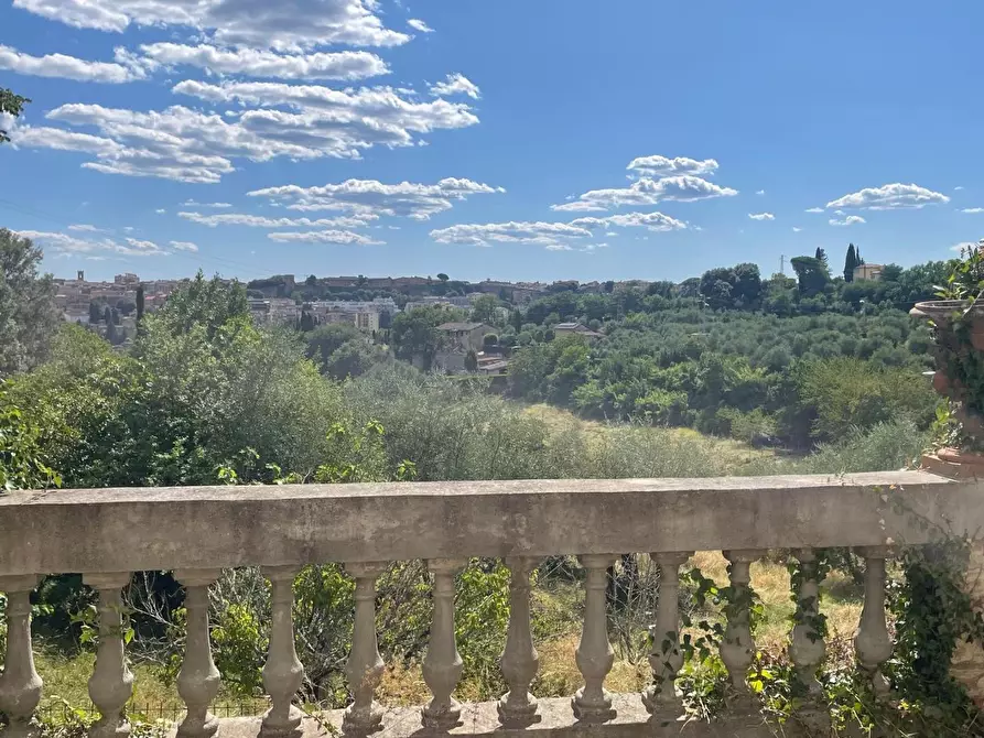Immagine 25 di Villa in vendita  a Siena
