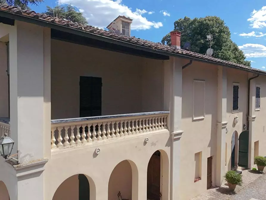 Immagine 9 di Villa in vendita  a Siena