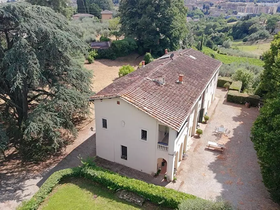 Immagine 12 di Villa in vendita  a Siena