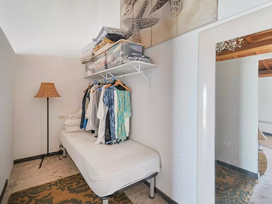 Immagine 19 di Casa colonica in vendita  a La Spezia