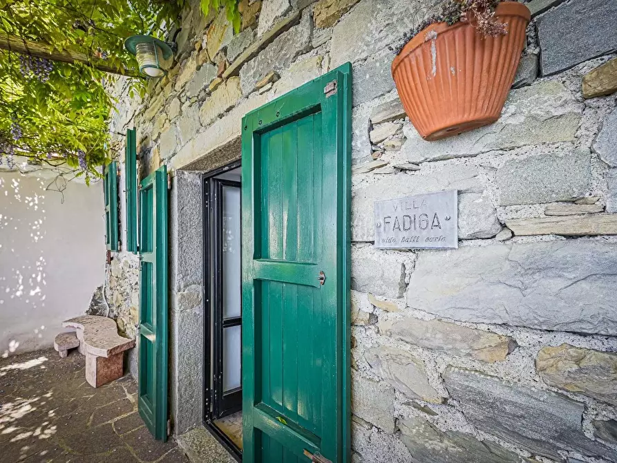 Immagine 33 di Casa colonica in vendita  a La Spezia