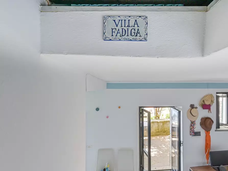 Immagine 34 di Casa colonica in vendita  a La Spezia