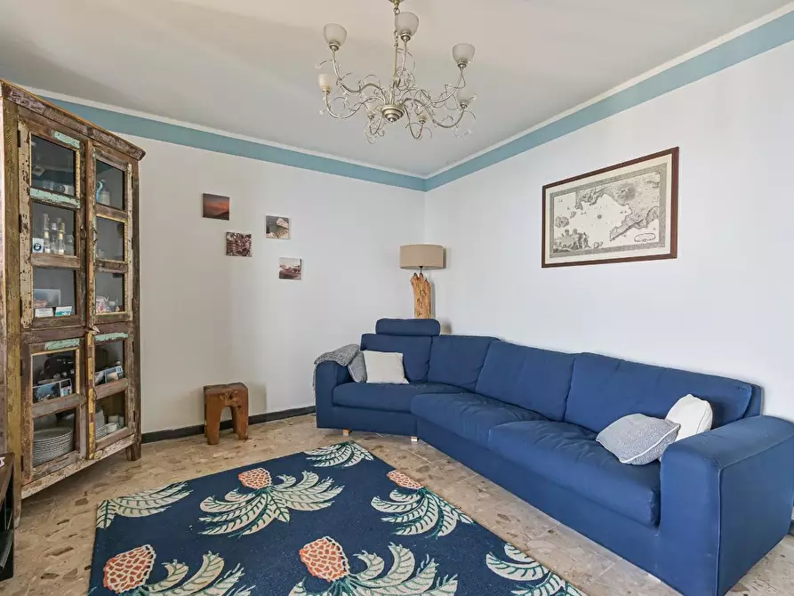 Immagine 5 di Casa colonica in vendita  a La Spezia