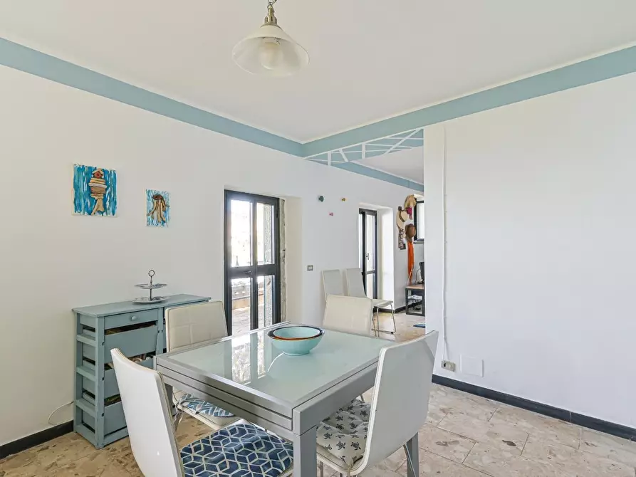 Immagine 9 di Casa colonica in vendita  a La Spezia