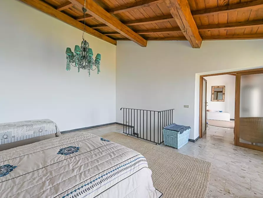 Immagine 11 di Casa colonica in vendita  a La Spezia