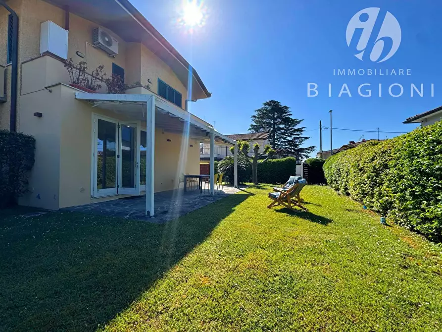 Immagine 6 di Appartamento in vendita  a Pietrasanta