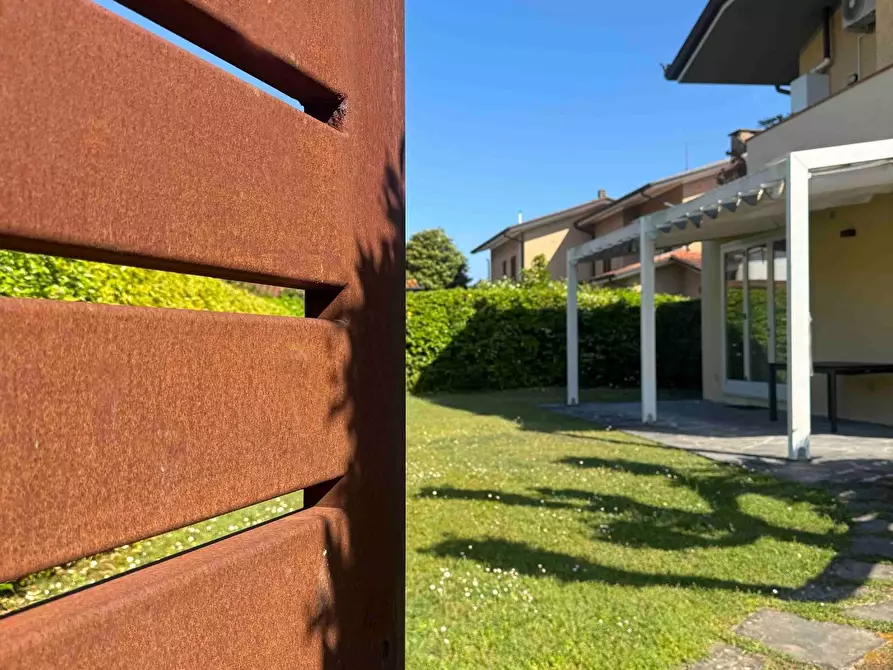 Immagine 1 di Appartamento in vendita  a Pietrasanta