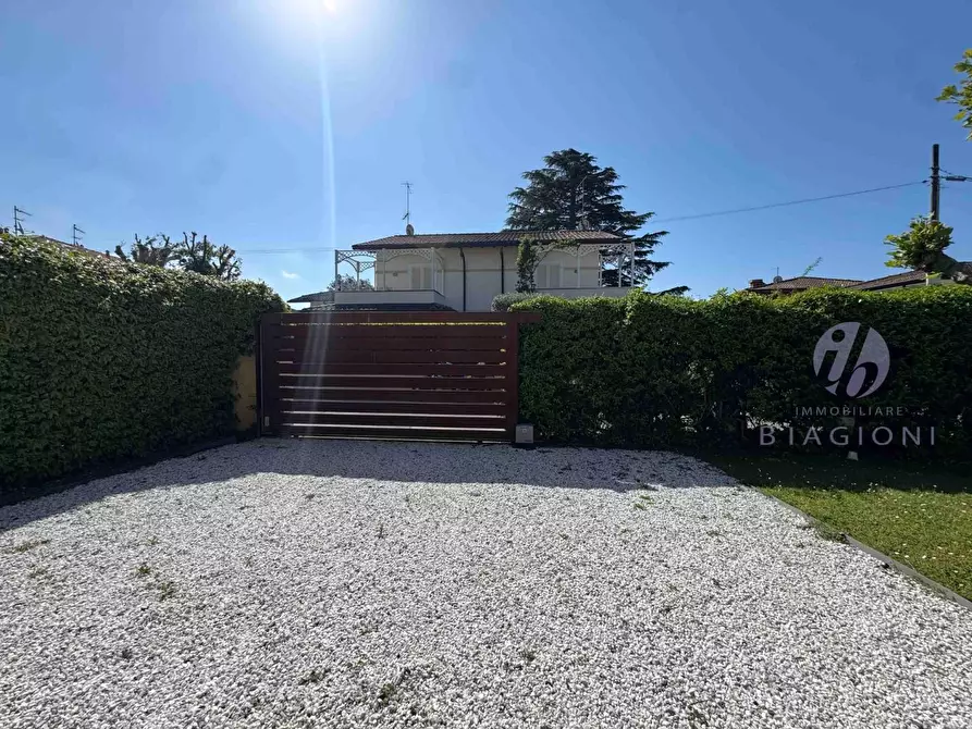Immagine 27 di Appartamento in vendita  a Pietrasanta