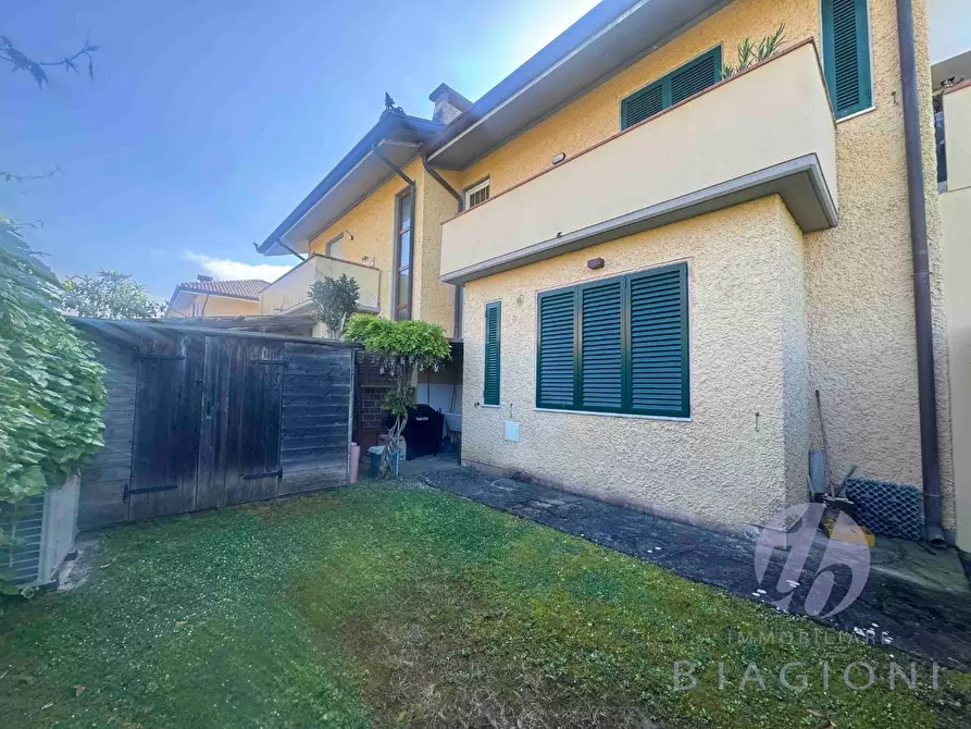 Immagine 9 di Appartamento in vendita  a Pietrasanta