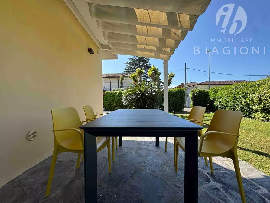 Immagine 5 di Appartamento in vendita  a Pietrasanta