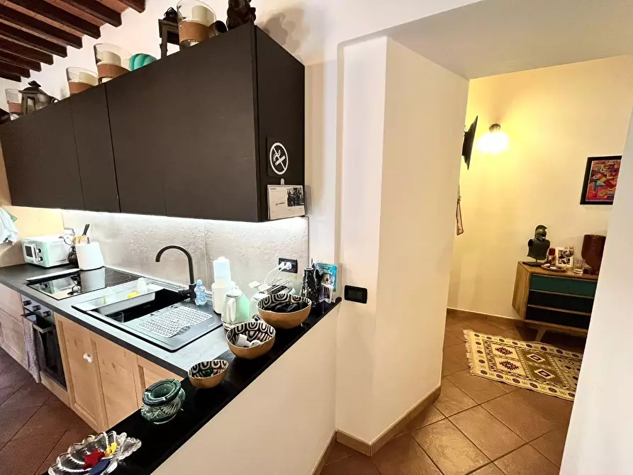 Immagine 11 di Appartamento in vendita  a Massa