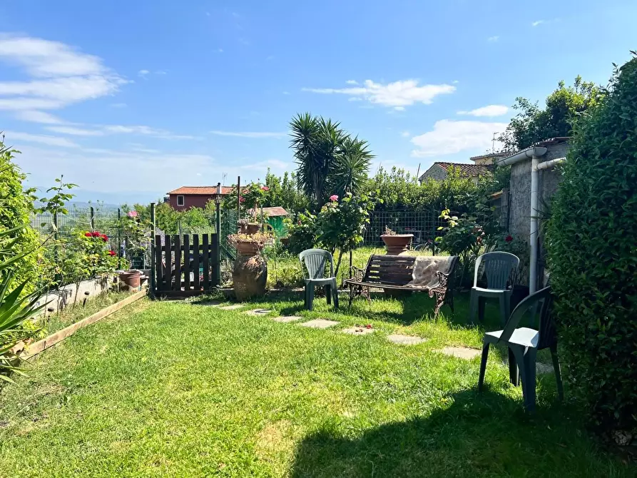 Immagine 51 di Terratetto in vendita  a Capannori