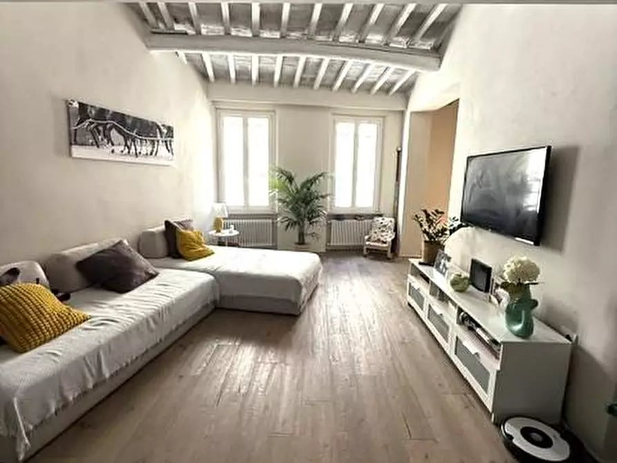 Immagine 9 di Appartamento in vendita  a Siena