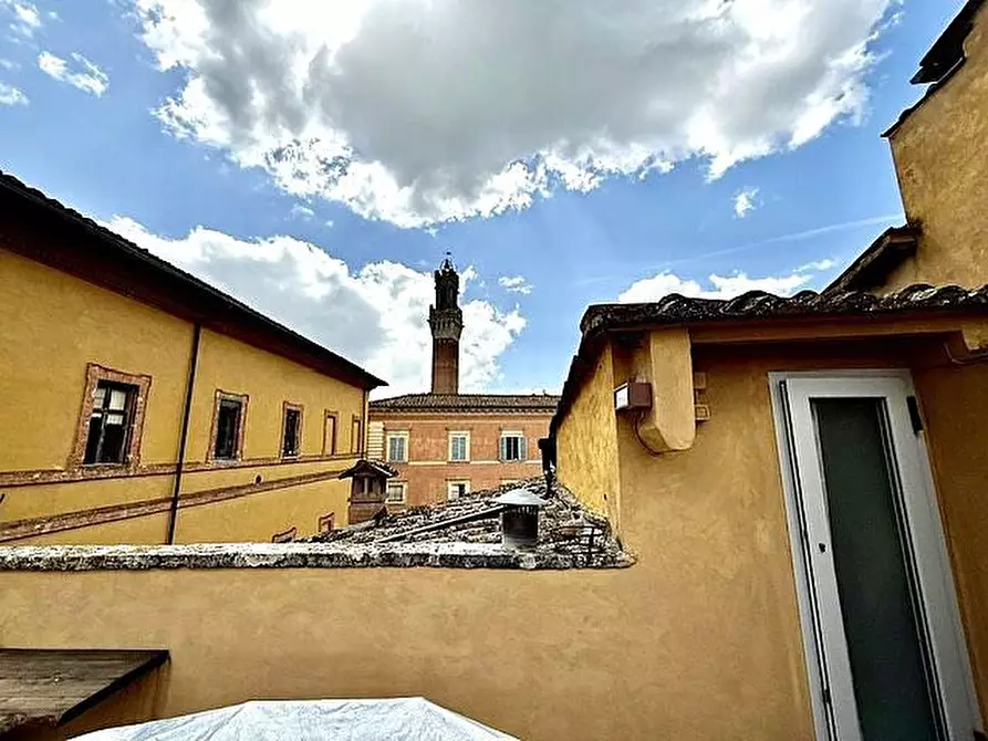 Immagine 29 di Appartamento in vendita  a Siena