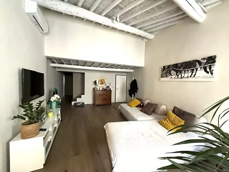 Immagine 6 di Appartamento in vendita  a Siena