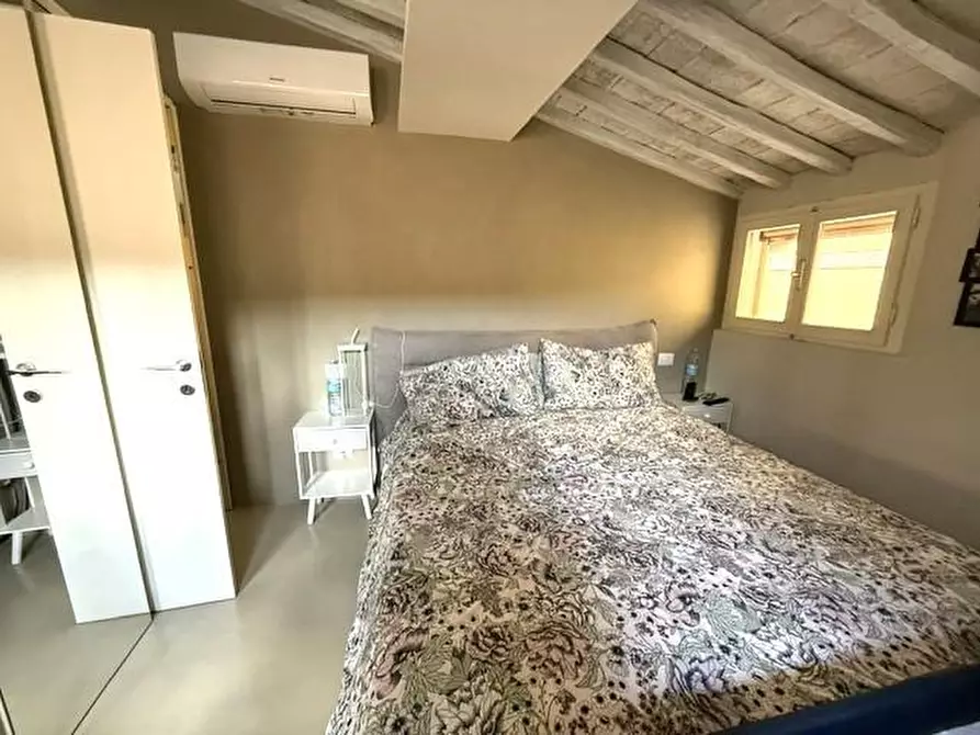 Immagine 22 di Appartamento in vendita  a Siena