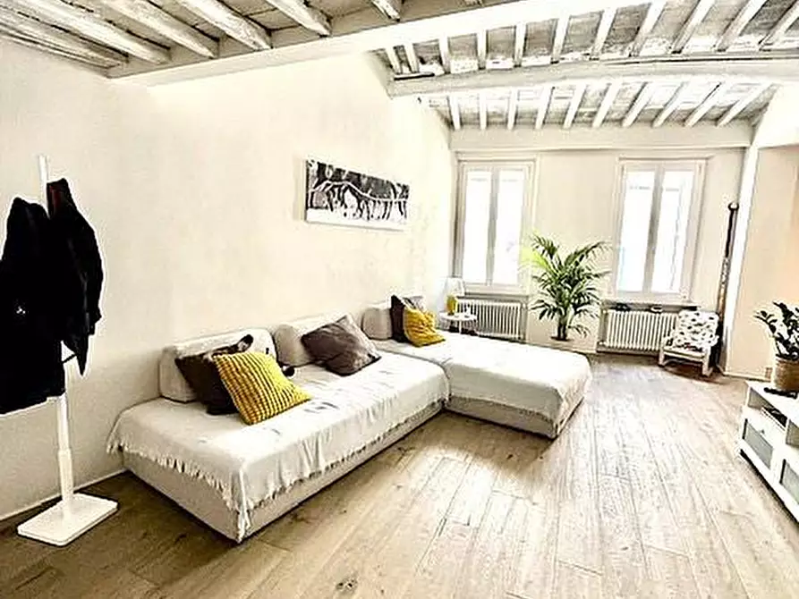 Immagine 5 di Appartamento in vendita  a Siena