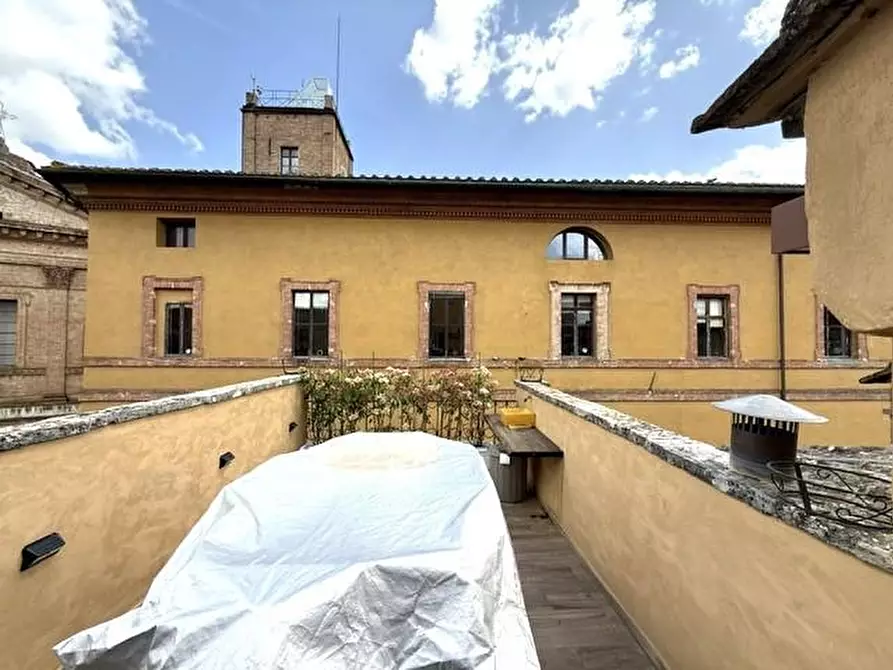 Immagine 32 di Appartamento in vendita  a Siena