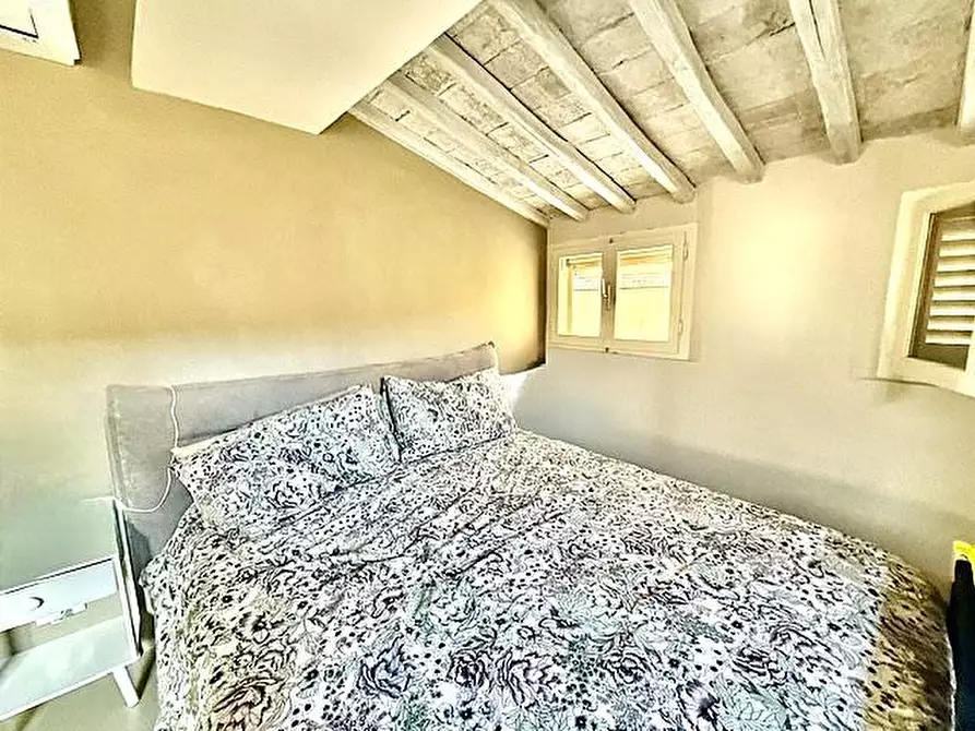Immagine 24 di Appartamento in vendita  a Siena