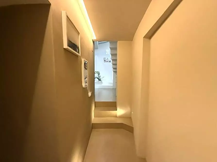 Immagine 16 di Appartamento in vendita  a Siena