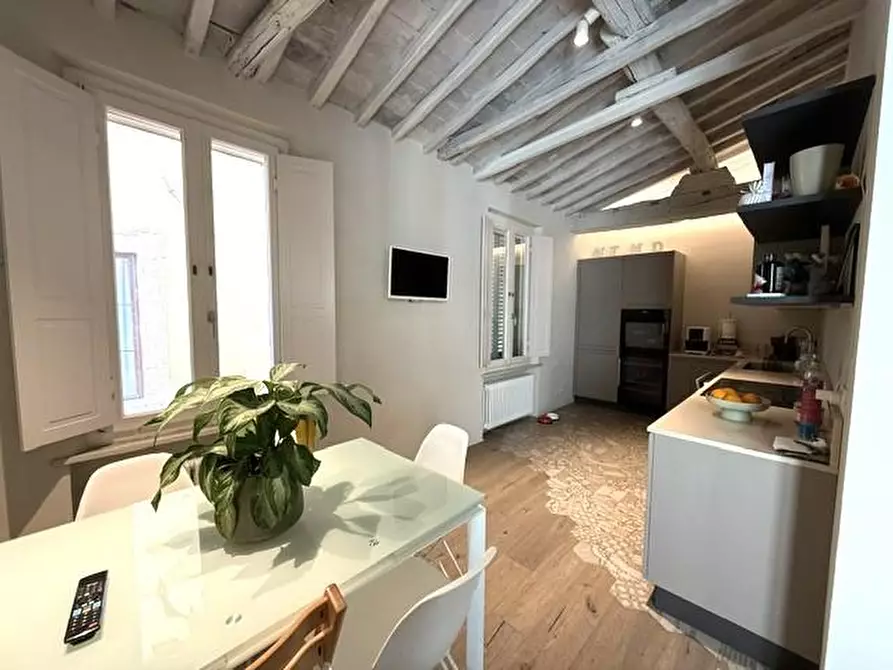 Immagine 1 di Appartamento in vendita  a Siena