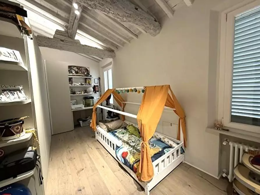Immagine 11 di Appartamento in vendita  a Siena