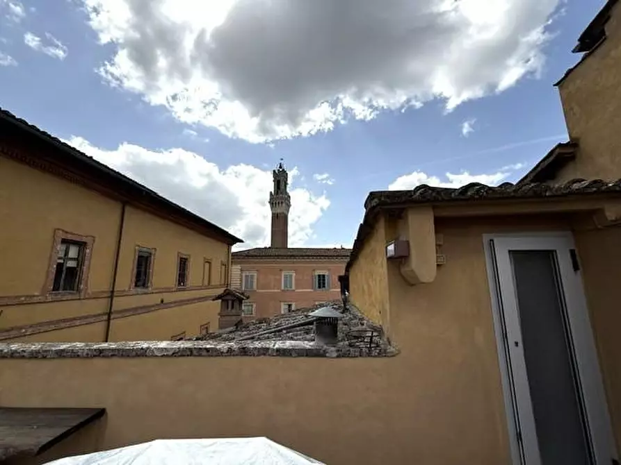 Immagine 33 di Appartamento in vendita  a Siena