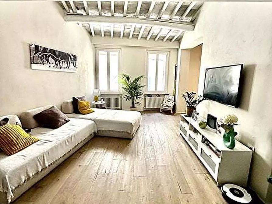 Immagine 6 di Appartamento in vendita  a Siena