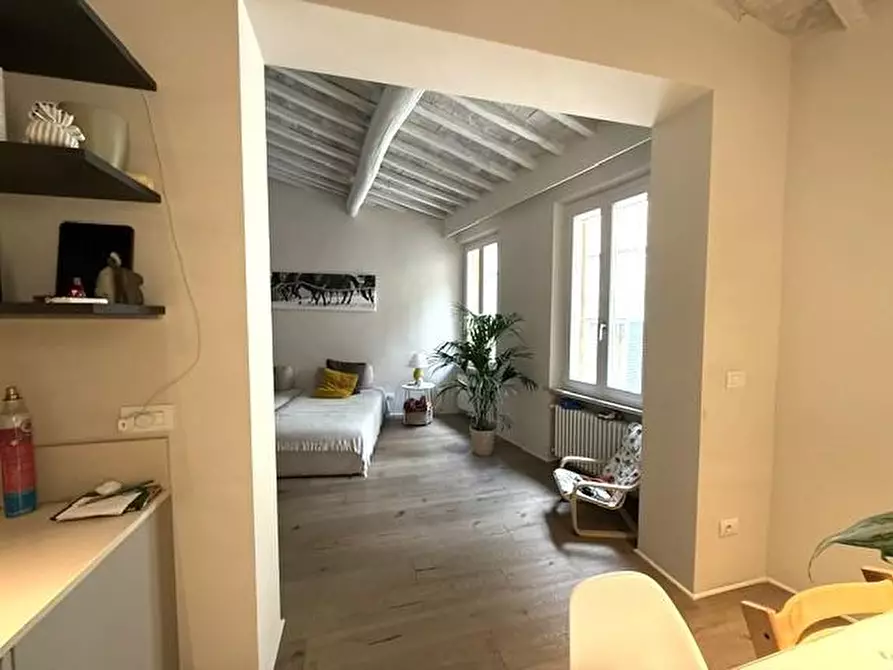 Immagine 5 di Appartamento in vendita  a Siena
