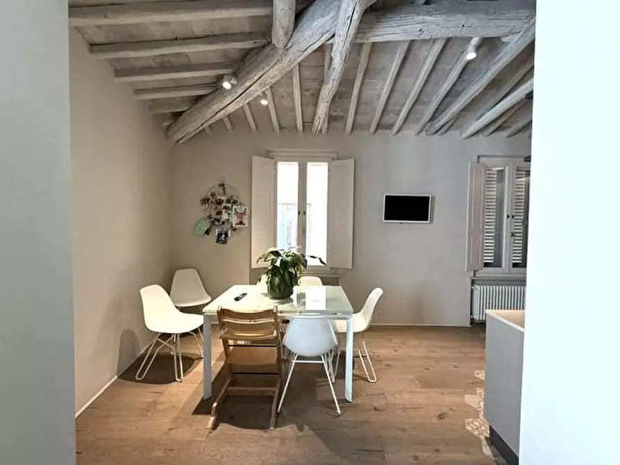 Immagine 2 di Appartamento in vendita  a Siena