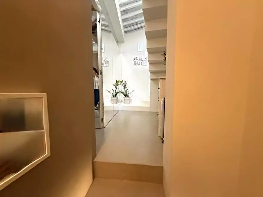 Immagine 18 di Appartamento in vendita  a Siena