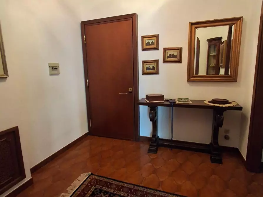 Immagine 8 di Appartamento in vendita  a Livorno