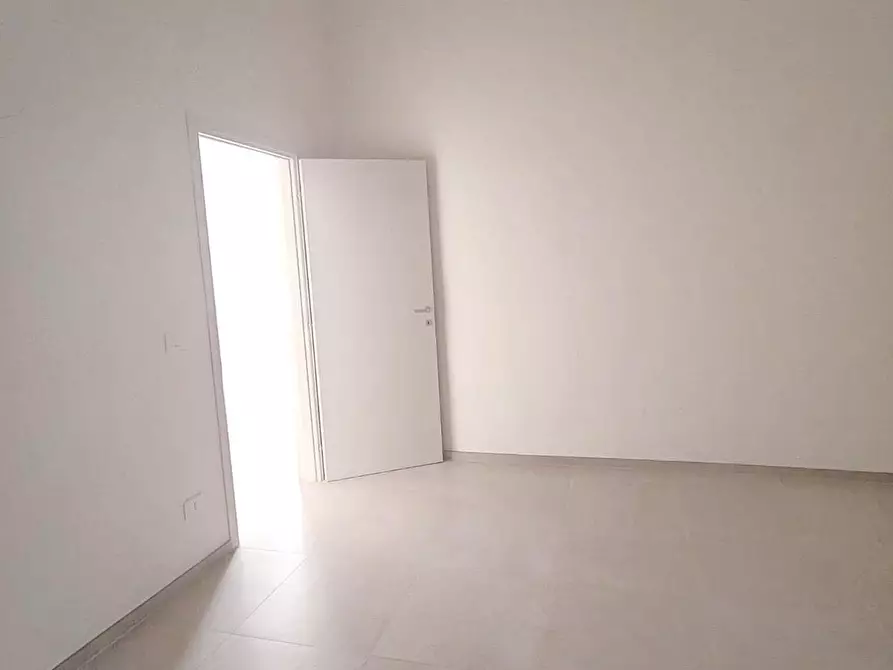 Immagine 9 di Appartamento in vendita  a Livorno